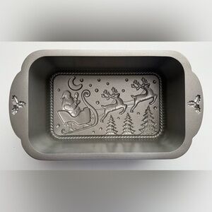 Ciroa Santa & Reindeer Loaf Pan - NWOT